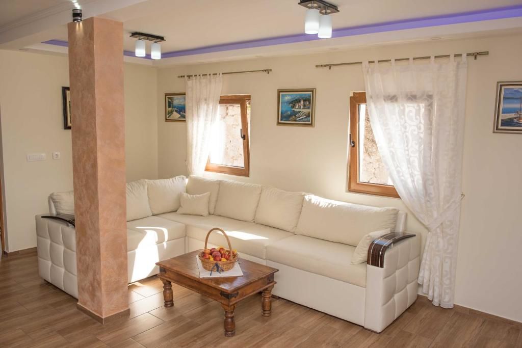 Гостевой дом Rooms & Apartments Kristina Romantica Тиват-71